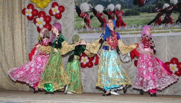 Азербайджанский ансамбль песни и танца"Азери"