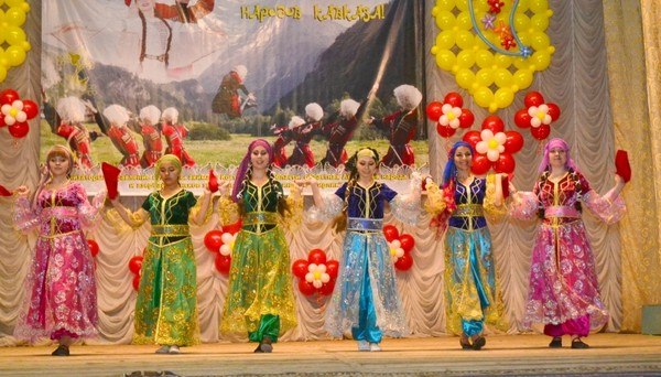 Азербайджанский ансамбль песни и танца"Азери"