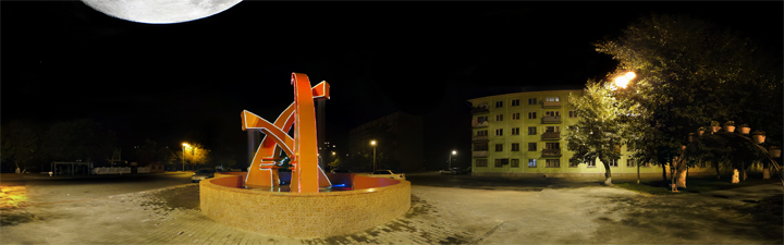Фонтан на бульваре Гагарина (ночь)