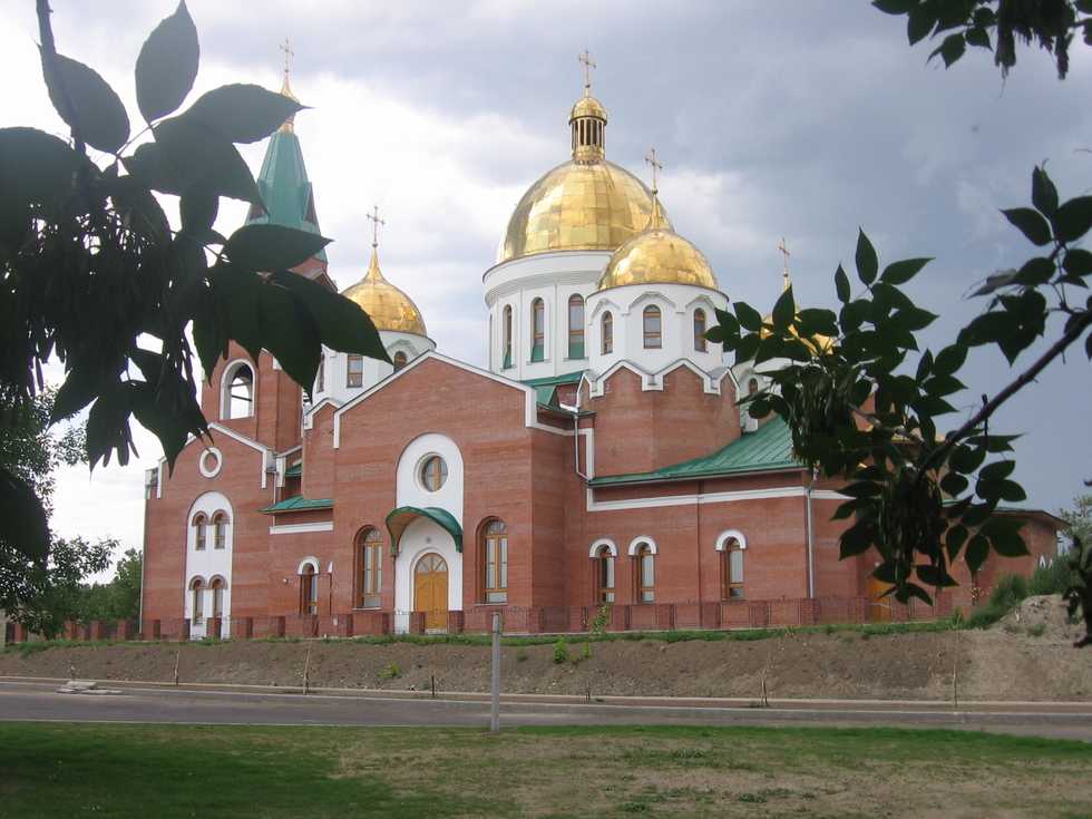 Храм на стрелке